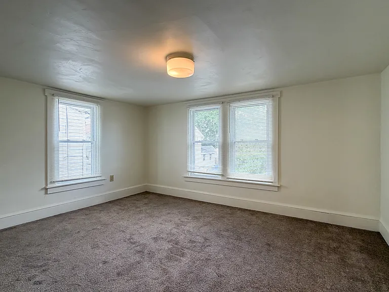 337 Duke St — Photo 17