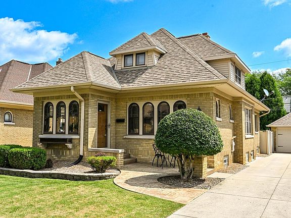 2nd image of 2454 Lefeber AVENUE