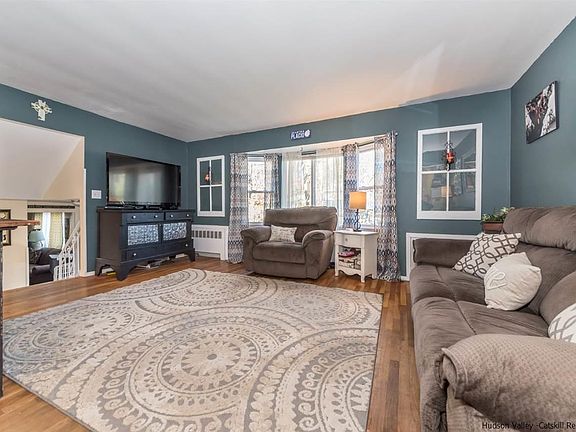 5th image of 4 Birchwood Dr S
