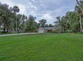 2098 County Road 412, Lake Panasoffkee, FL 33538