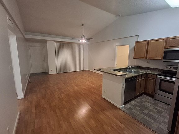 4th image of 721 Lyons Rd APT 15205