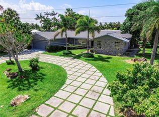 454 Alamanda Dr, Hallandale Beach, FL 33009