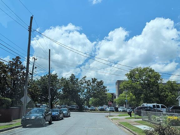 5th image of 2419 Oak St