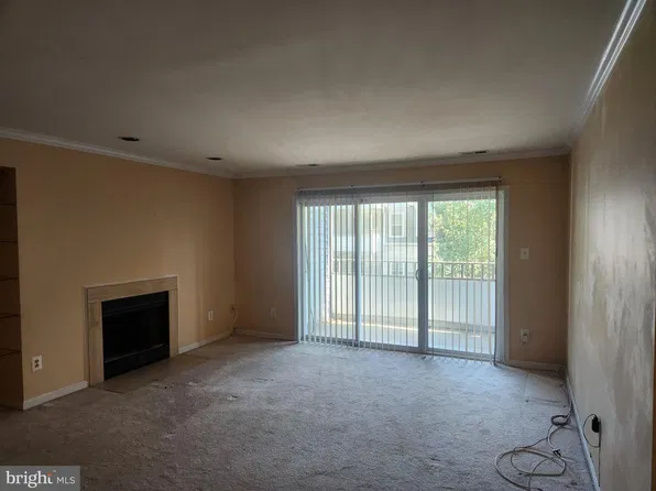 7717 Lafayette Forest Dr APT 22, Annandale, VA 22003