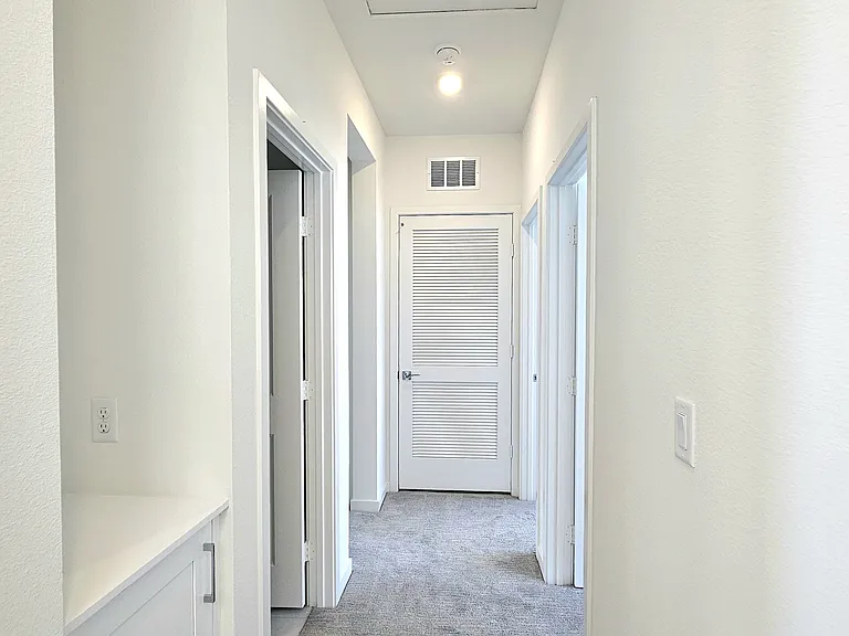 6045 Fairfax Dr — Photo 24