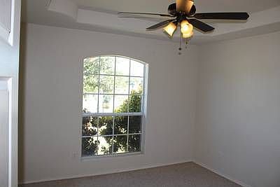3rd image of 210 Park Ln W