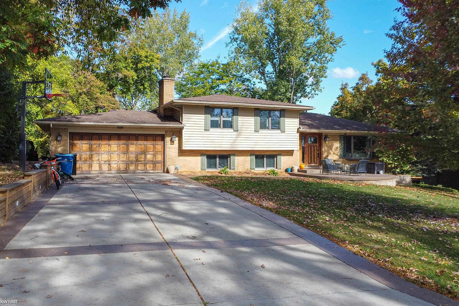 1244 Pomona Ct photo 1