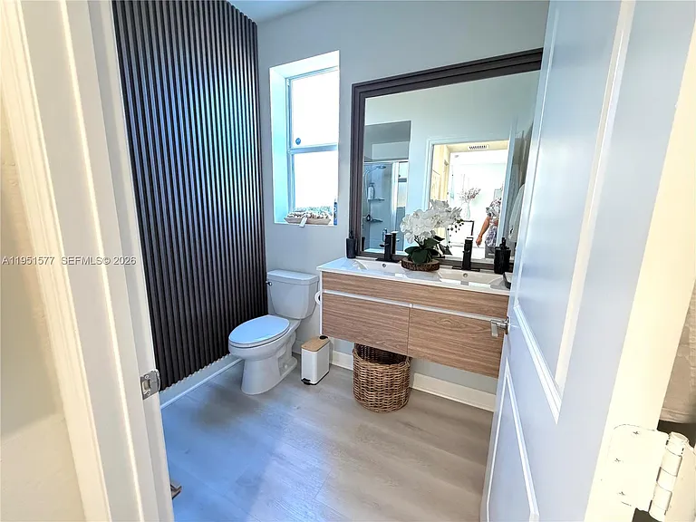 2661 SE 24th Ct — Photo 5