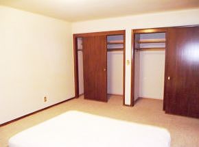5th image of 105 E Parker St
