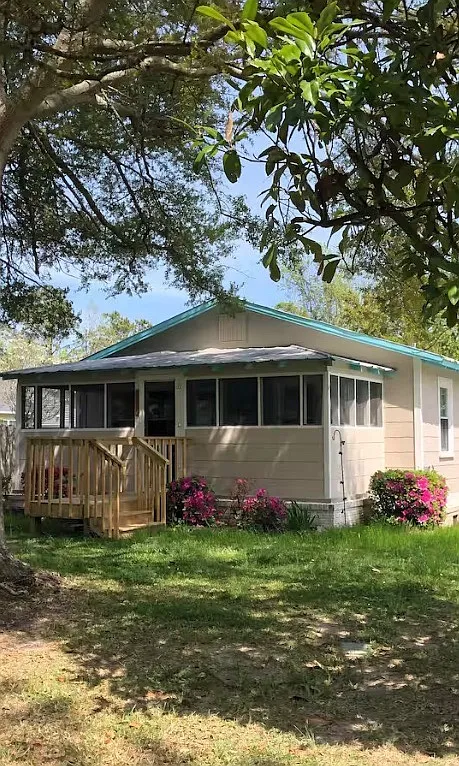 2 bed, 950 sqft, $1,800 — Photo 1