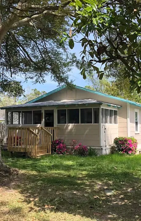 107 Crabshell Ln