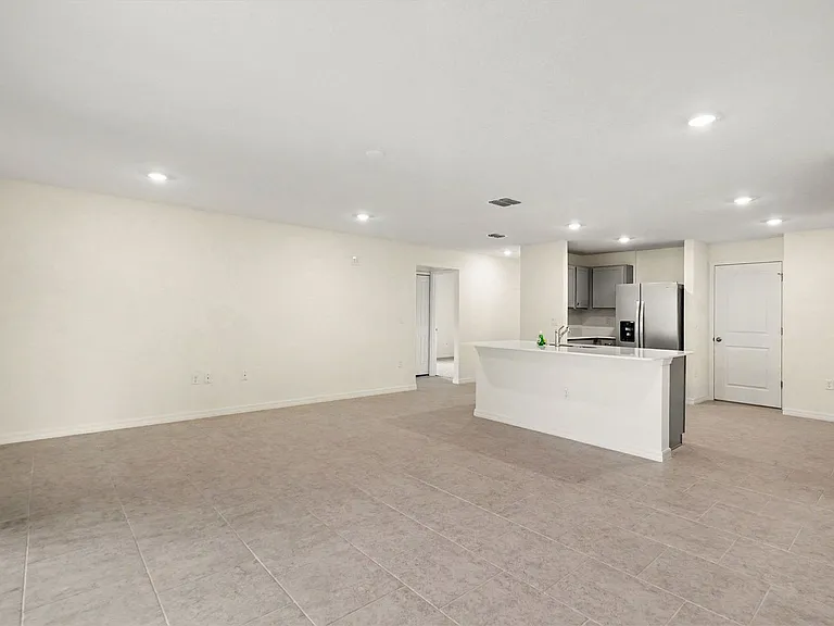 436 Wimpole Ln SW — Photo 3