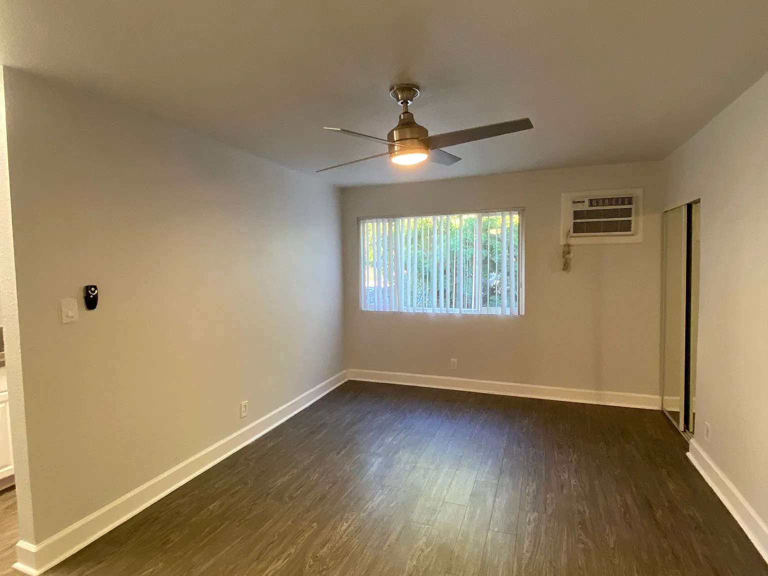 Studio, 300 sqft, $1,295 — Photo 3