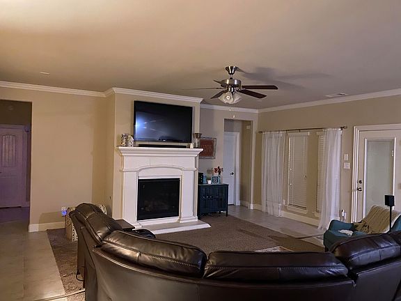 4th image of 1522 Burlingame Dr