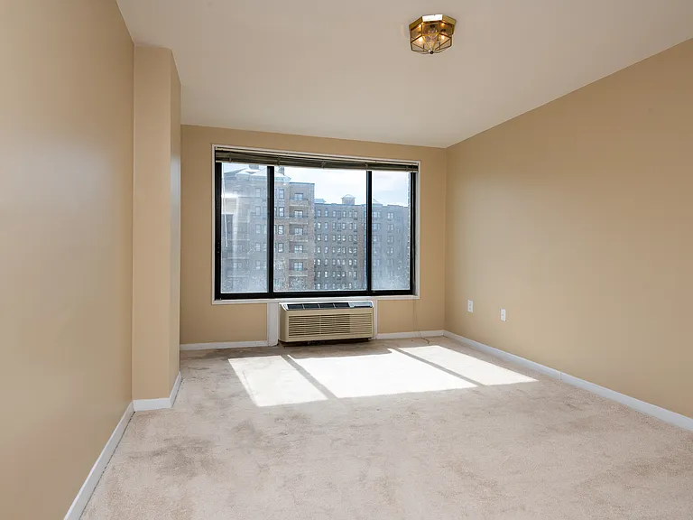 2501 Calvert St NW #604 — Photo 7