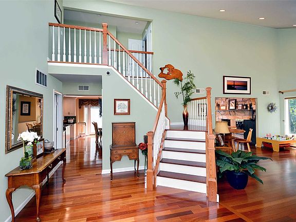 3rd image of 20 E Artisan Ave