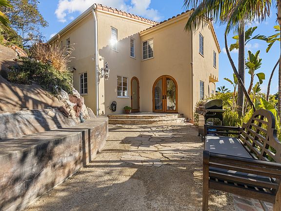 2nd image of 2856 Glendower Ave
