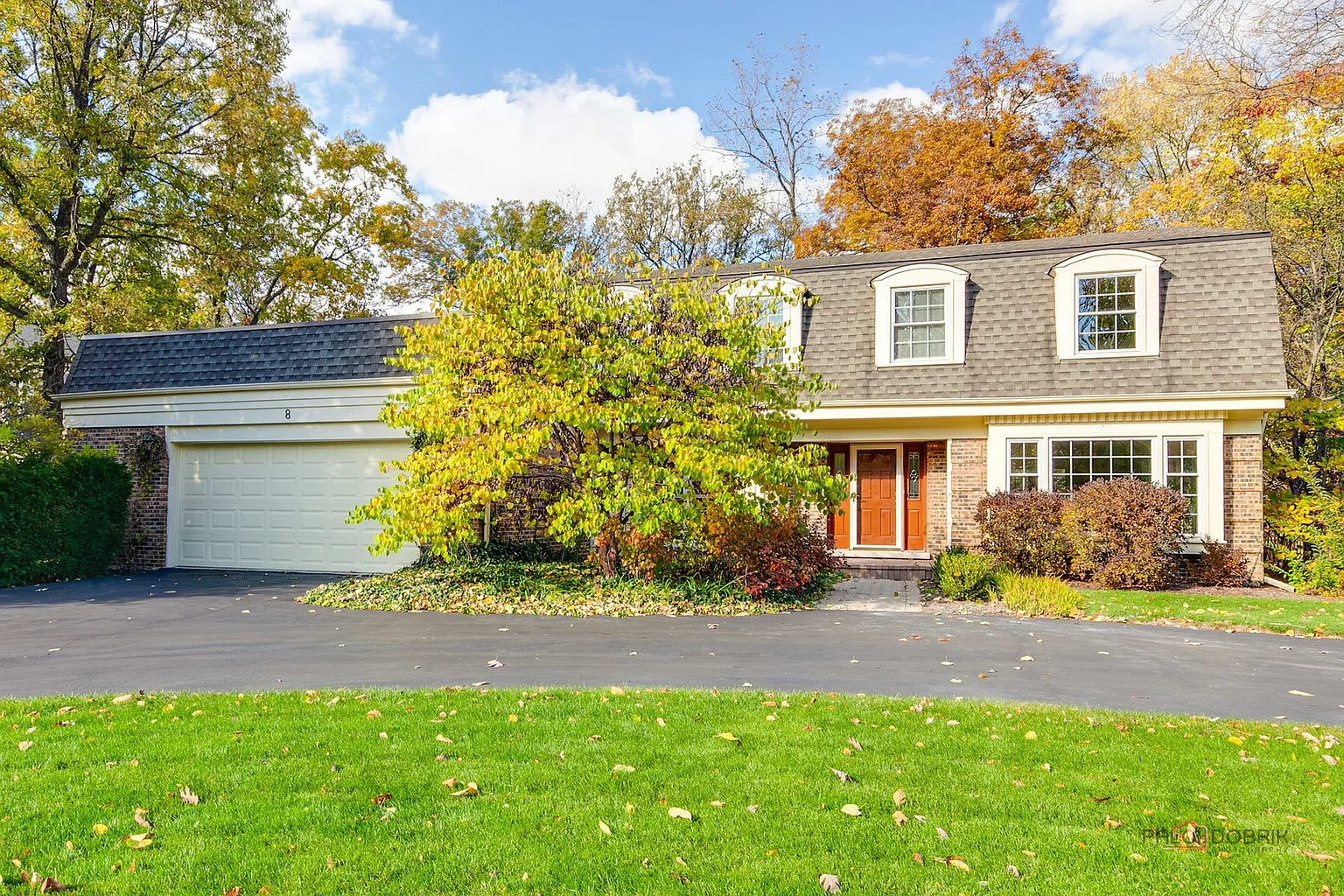 8 Royal Ct photo 1