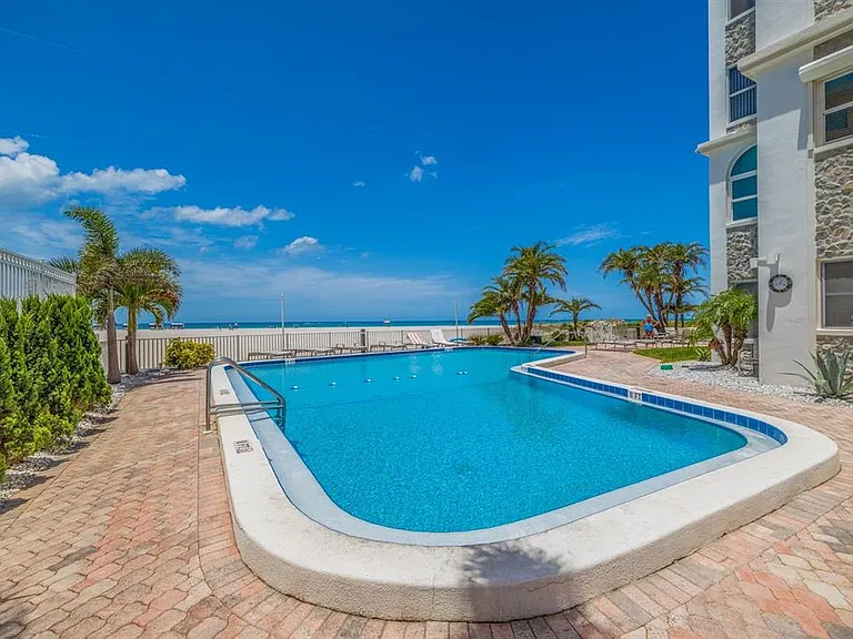 4950 Gulf Blvd #404 — Photo 7