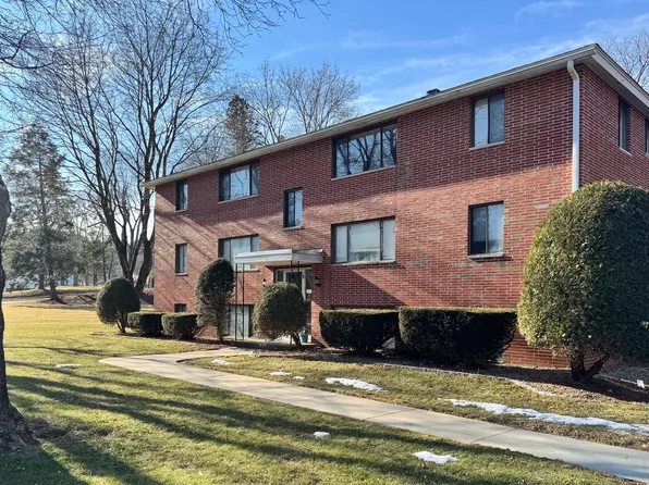 320 Elm St #12, Southbridge, MA 01550