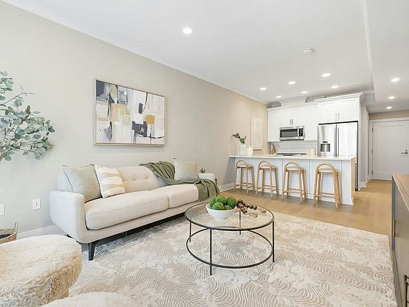 5th image of 353 Summer St #214