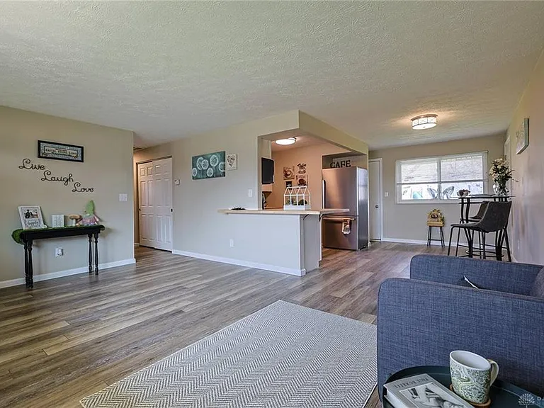 5595 Shady Oak St — Photo 7