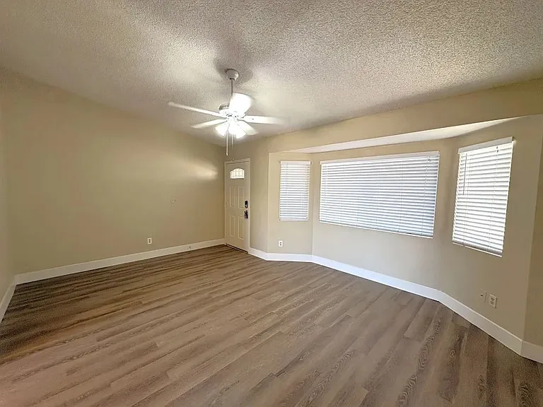 8420 W Las Palmaritas Dr — Photo 5