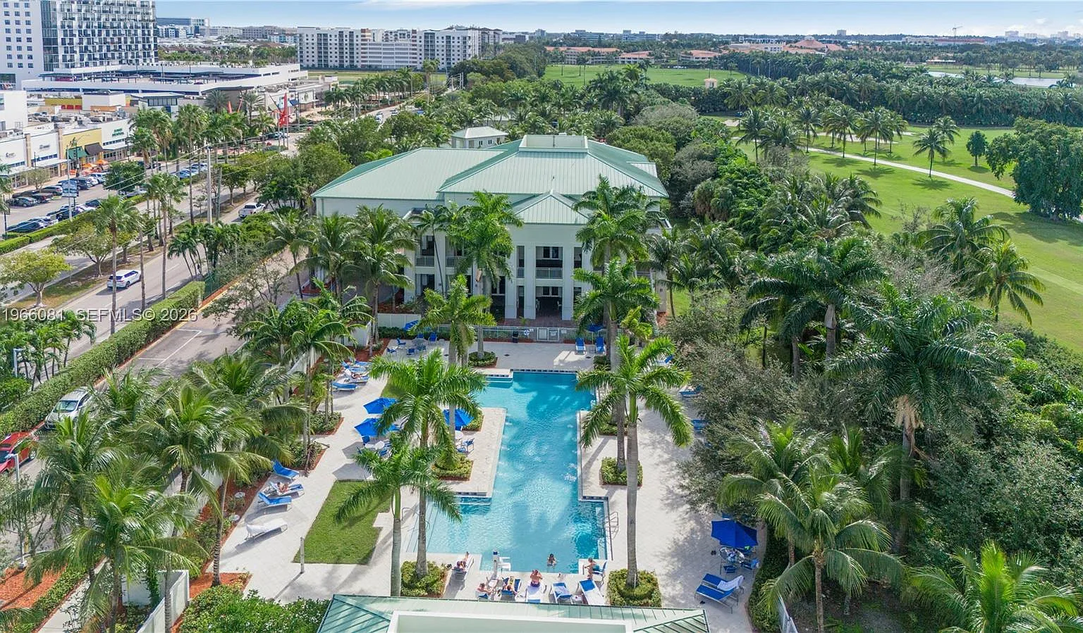 The Blue A Resort Hotel C — Photo 1