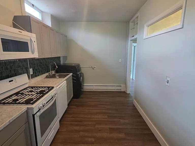 425 Walnut Street (Full Service) — Photo 36