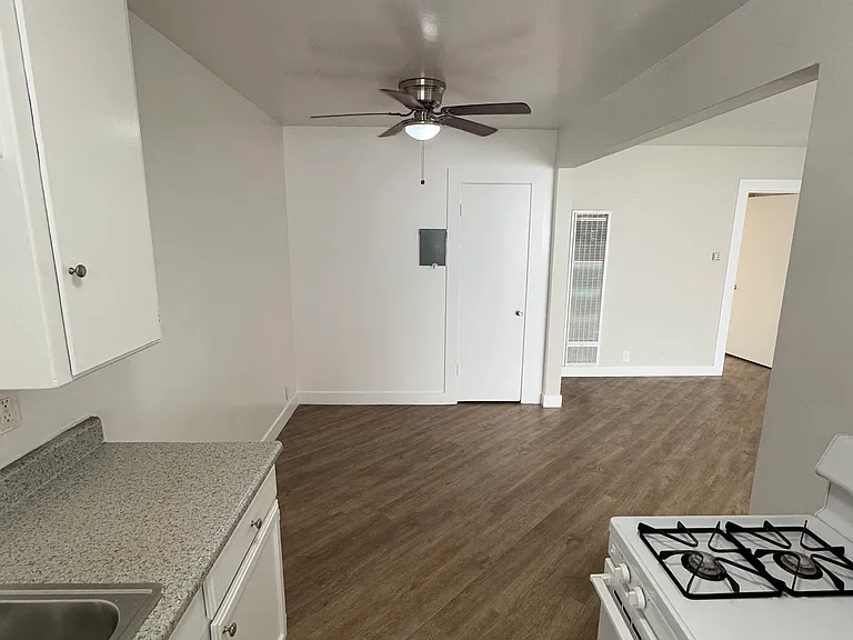 1733 Garfield Pl #5 — Photo 4