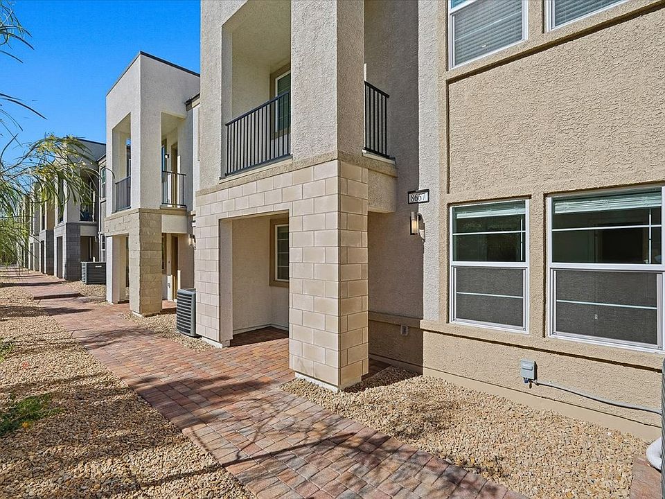 01-8667 Luxuriant Ave_10282025