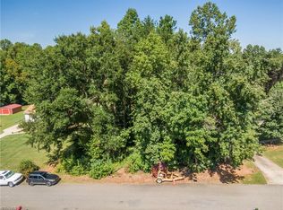 3811 Crickett Ln, Winston Salem, NC 27105
