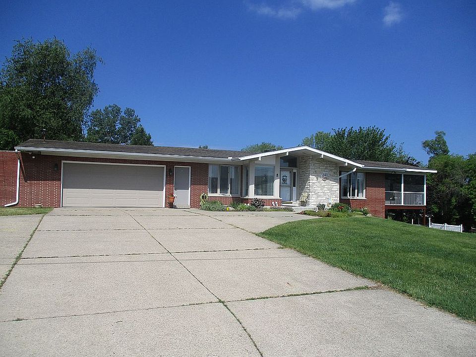 8 Country Club Rd, Holland, MI 49423 Zillow