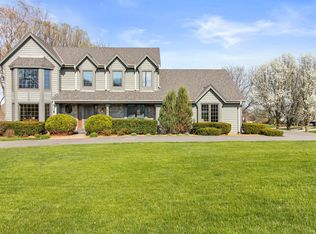 4580 S Sommerset Dr, New Berlin, WI 53151