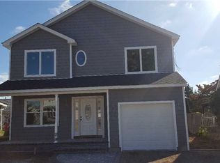 3 Willow Ave, Hicksville, NY 11801