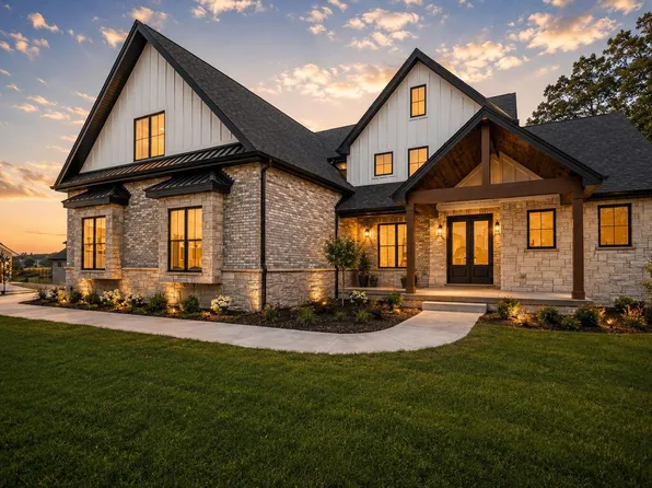 9541 Dunegrass Way, Saint John, IN 46373