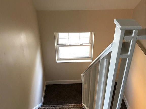 5th image of 3805 Schiller Ave