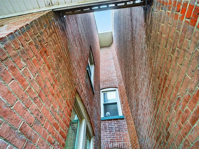 23 W Center St — Photo 42