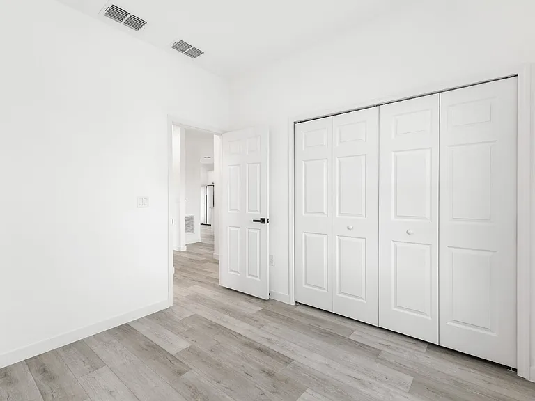 602 Desmoines Ct — Photo 26
