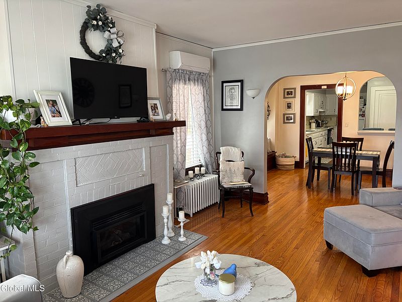 2nd image of 1604 Washington Avenue