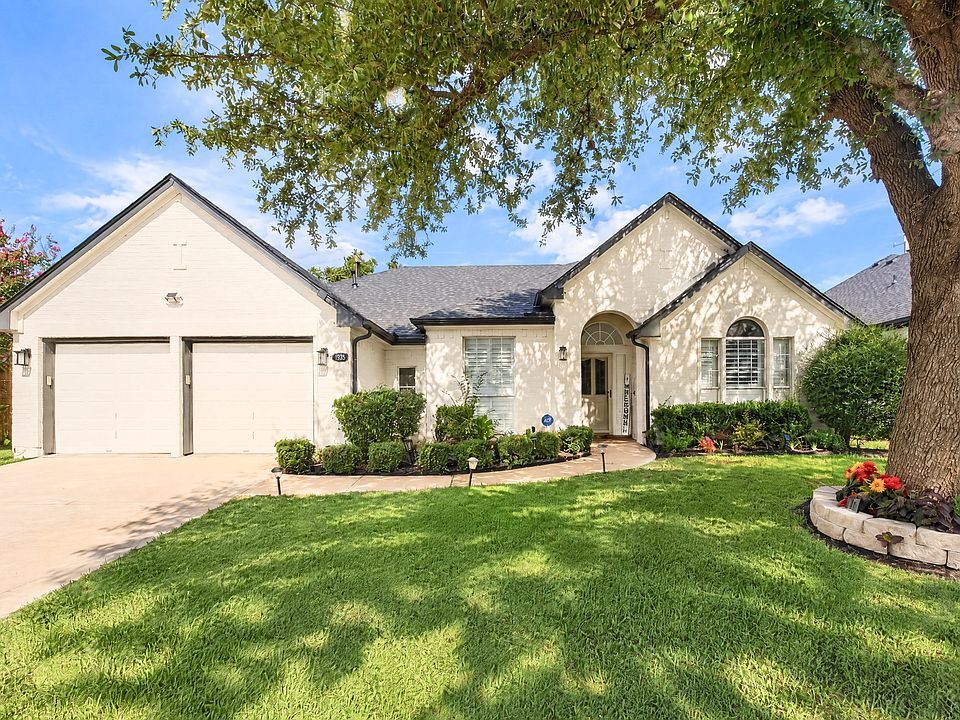1st image of 1935 Perry Dr