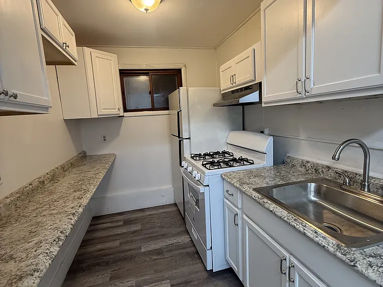 292 Catherine St #2 — Photo 2