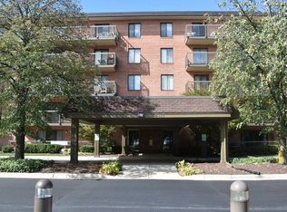 6443 Clarendon Hills Rd APT 102E, Willowbrook, IL 60527