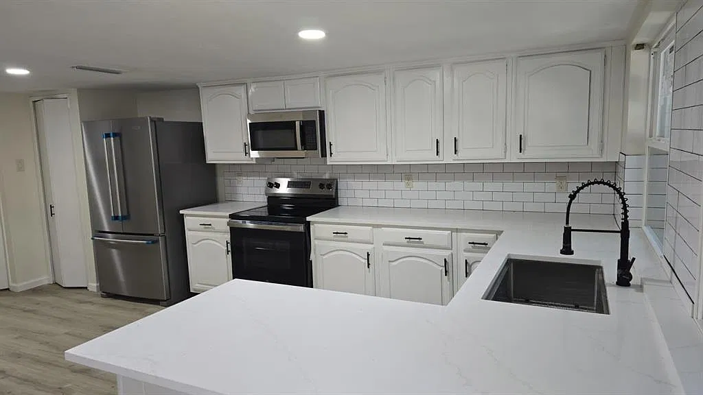 3 bed, 1911 sqft, $3,150 — Photo 4