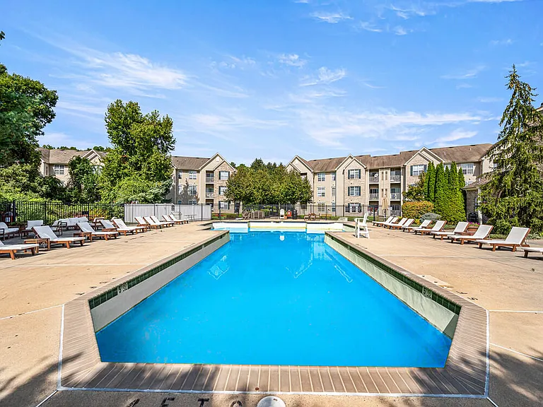 new-hampshire-commons-exteriors-and-amenities-10