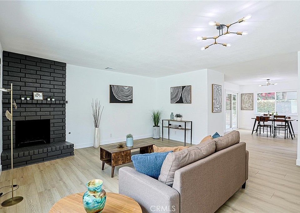 1st image of 8860 La Salle St #4