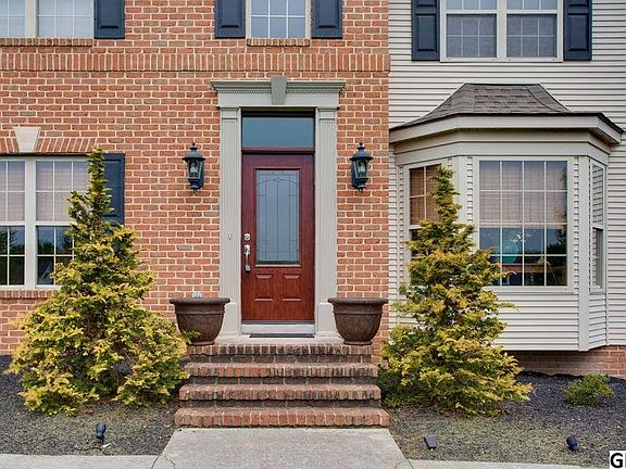 2nd image of 7 N Alydar Blvd
