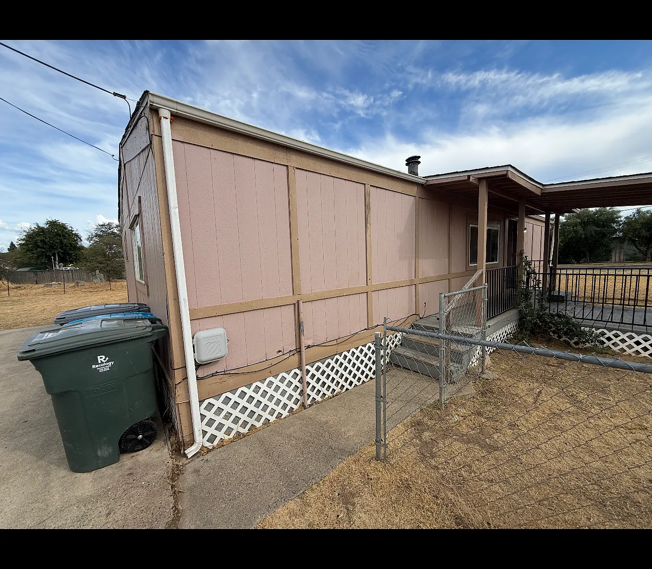3 bed, 1200 sqft, $2,100 — Photo 1