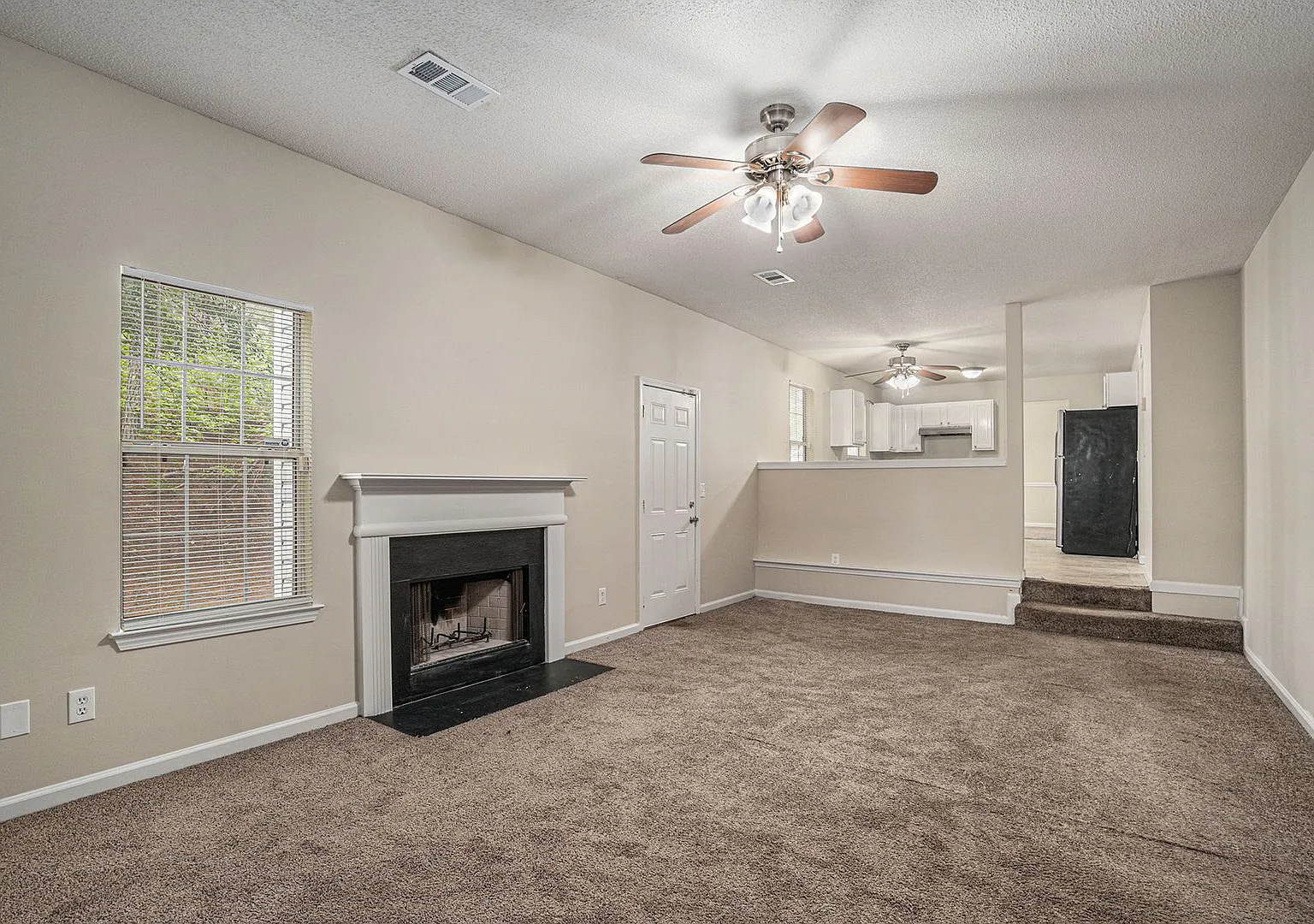 3 bdrm, 2.5 bath in Stonecrest — Photo 4