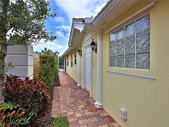 5th image of 28990 Vermillion Ln